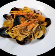 hot spaghetti with seafood