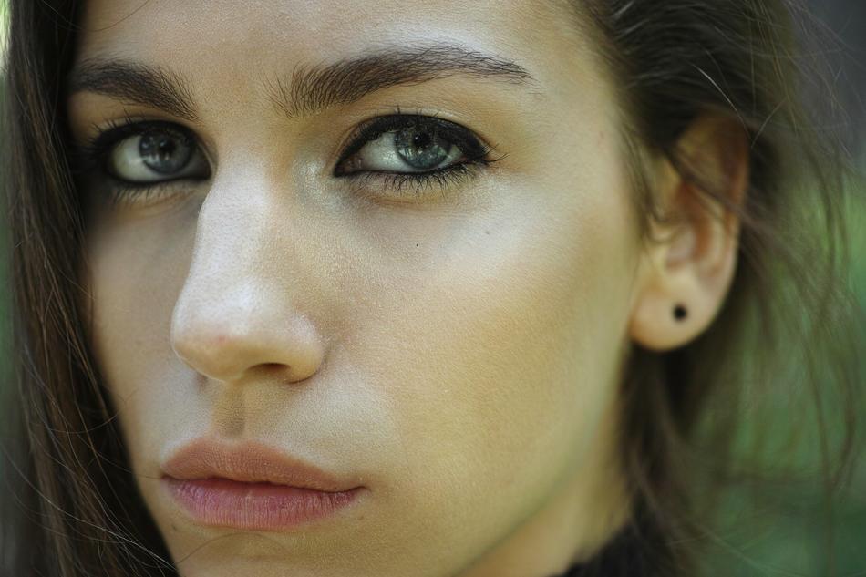 the girl's selfies are beautiful