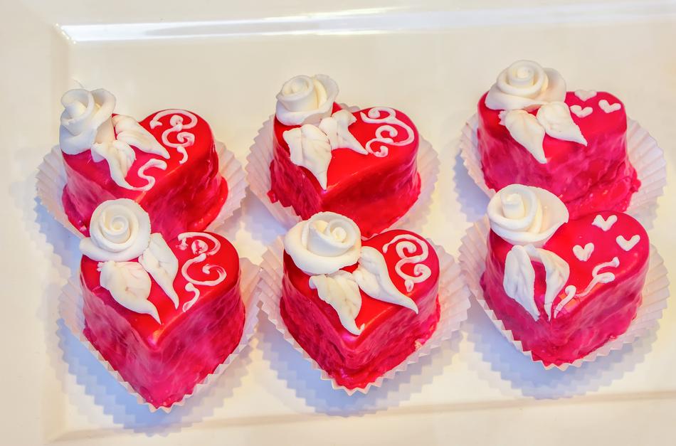 Cute shape of cakes with cream