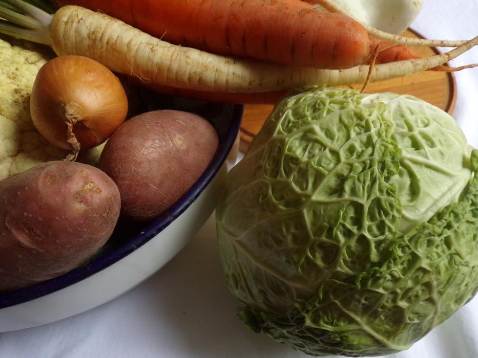 Fresh vegetables are healthy on the table