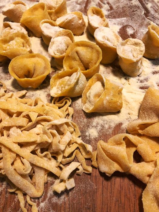 Cooking pasta in flour