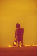 Child Hoang Sa Storm Lanterns