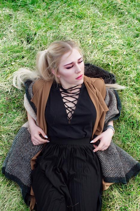 Blond Young Girl on rush