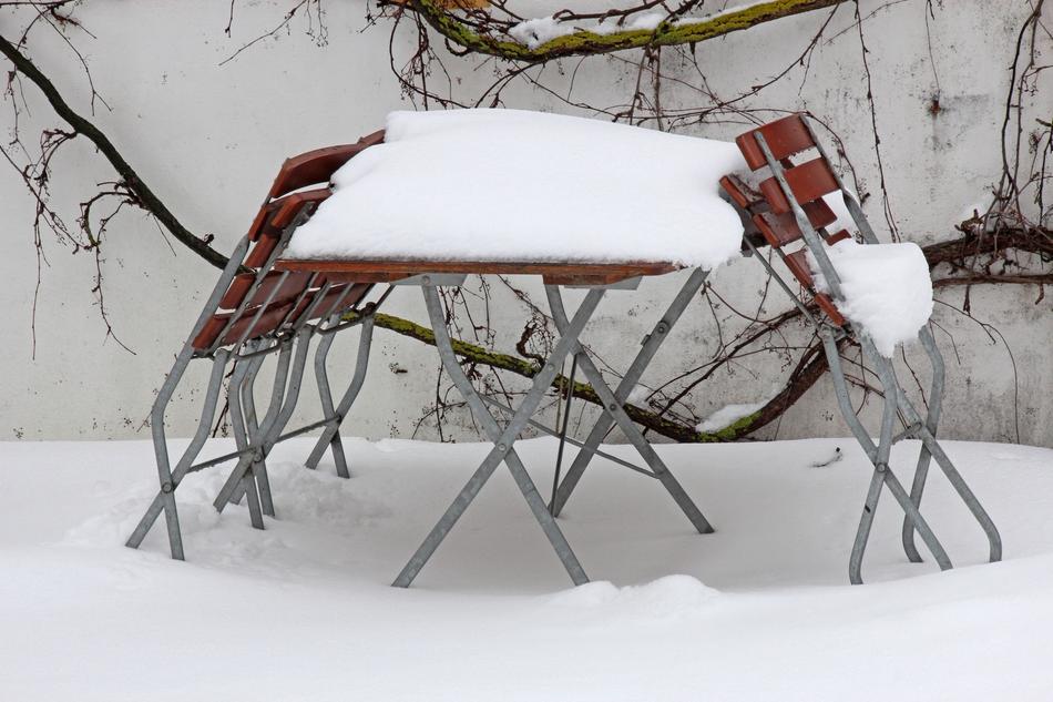Stammtisch Snowed In Beer Garden