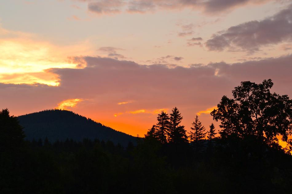 Sunset Giant Mountains