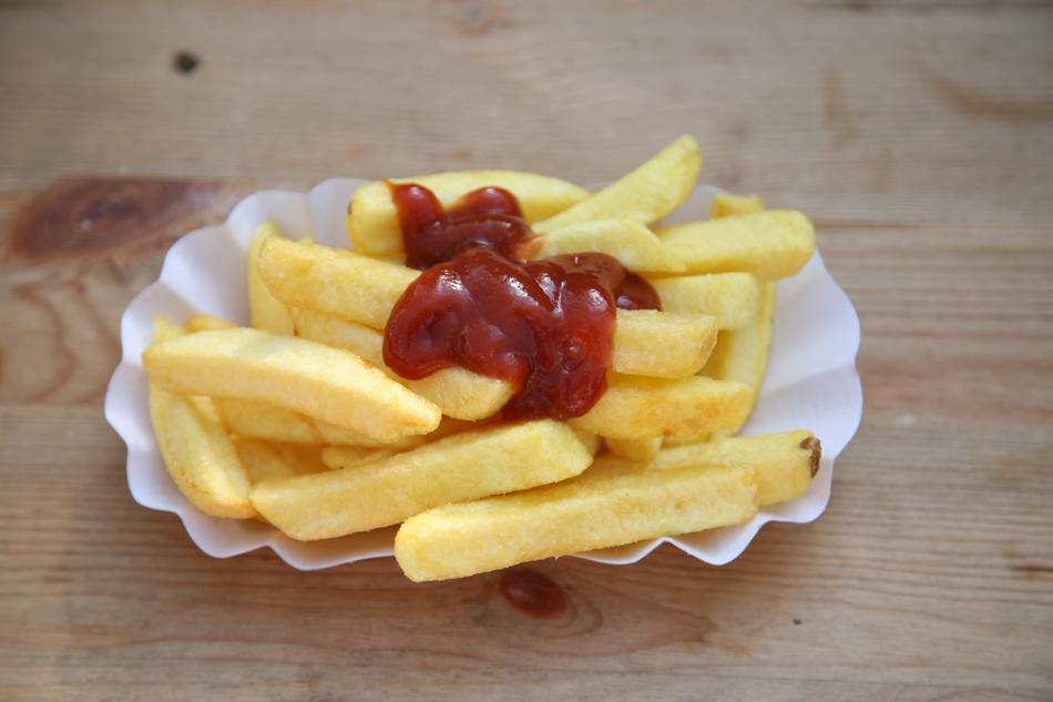 roast potatoes with tomato sauce