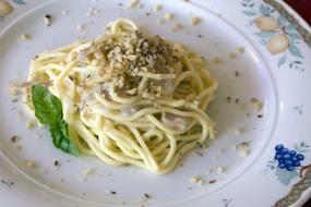 cheese noodles with meat