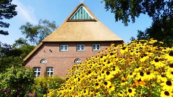 Farmhouse Cottage Garden Building