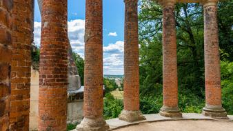 Ruinenberg Columnar View