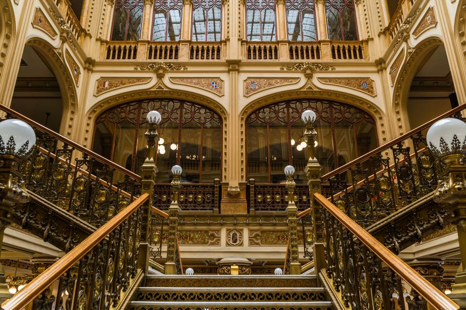 luxury entrance to the hotel