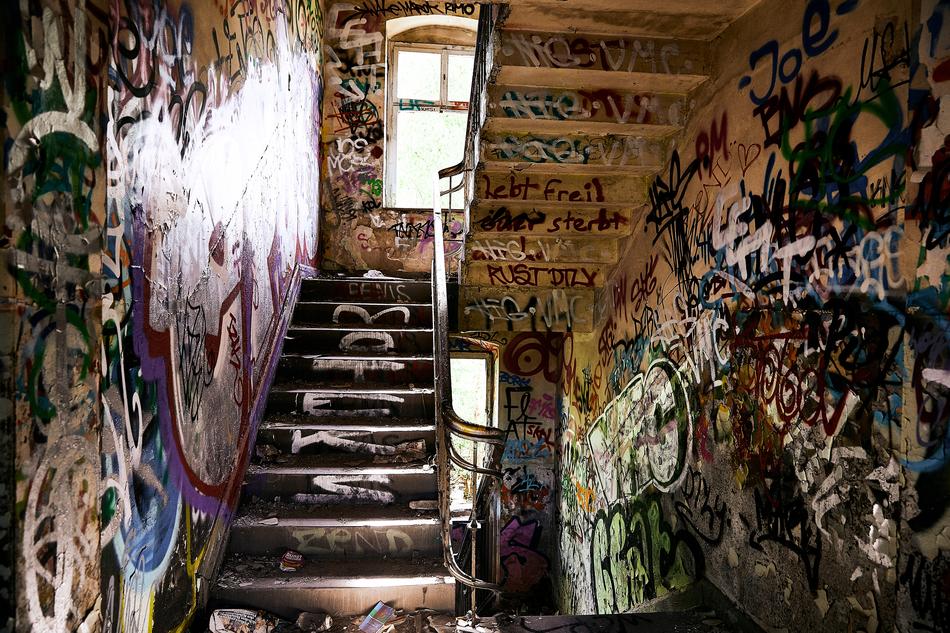 Lost Places Building Graffiti