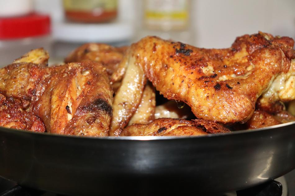 Chicken wings fried in soy sauce