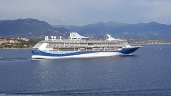 Cruise Ship