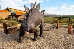 Stegosaurus dino Statue