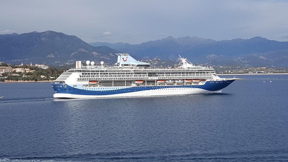 Cruise Ship