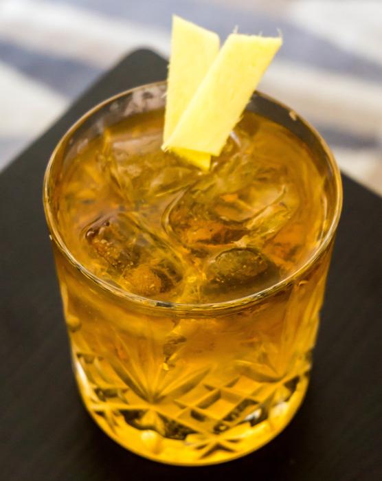 refreshing alcoholic beverage with ice