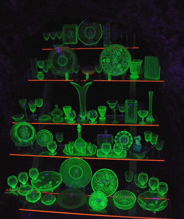 Glass Gallery Glow Green