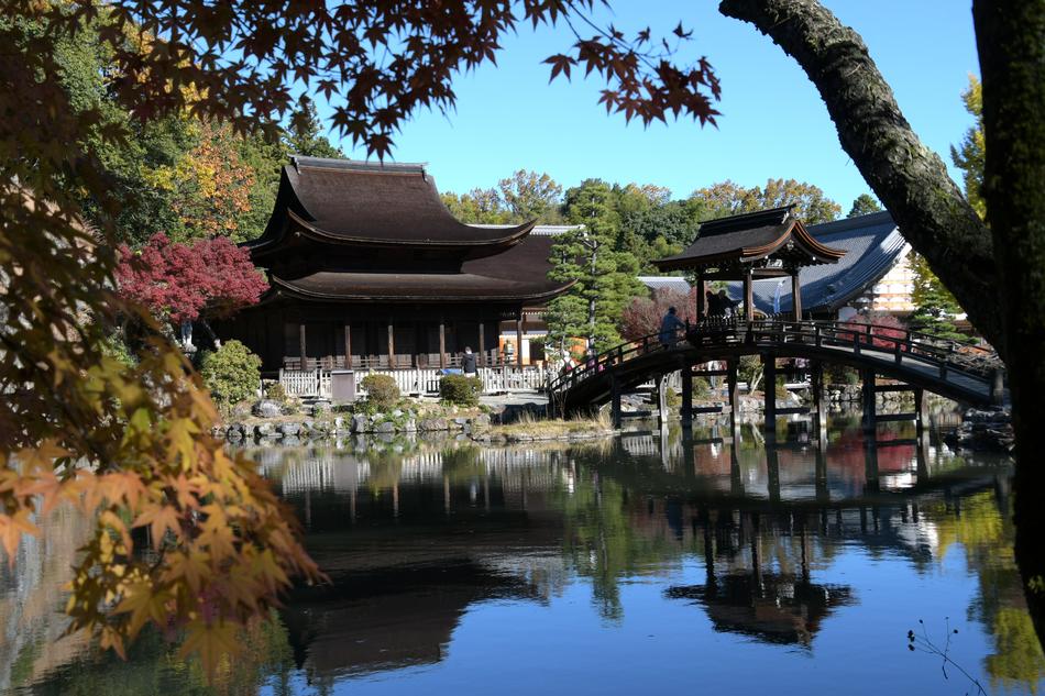 japanese lake houses