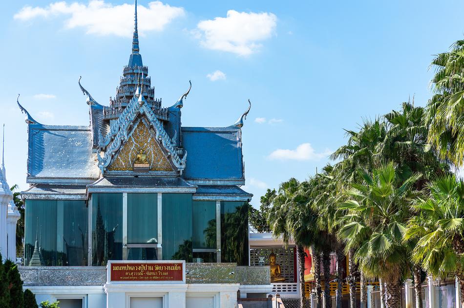 statue of buddha temple