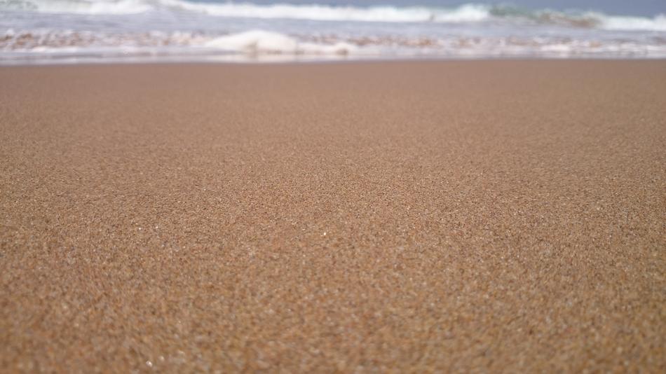 Focus Waves Sand
