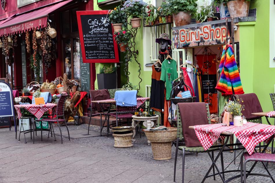 clothing store near the cafe