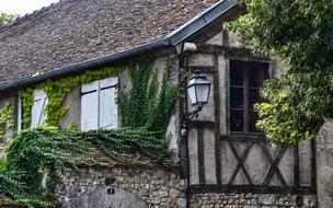 House Facade Former