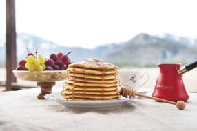 sweet pancakes with honey