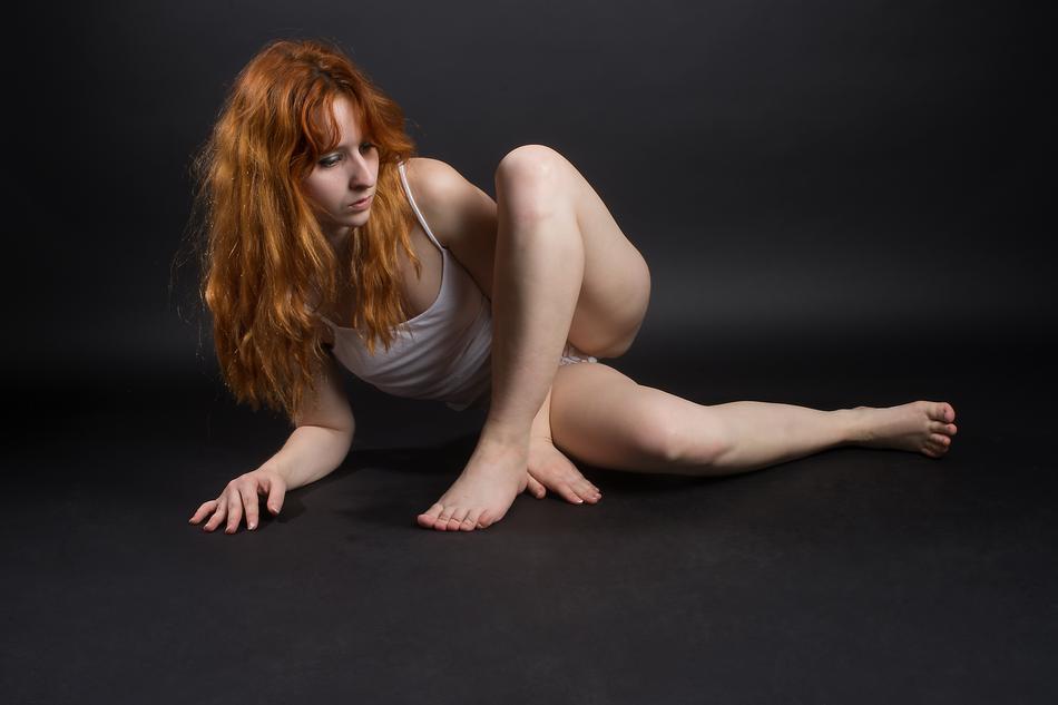 girl gymnastics pose