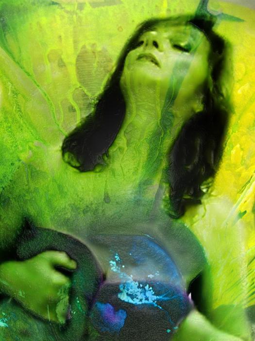the pretty girl in the green mirror