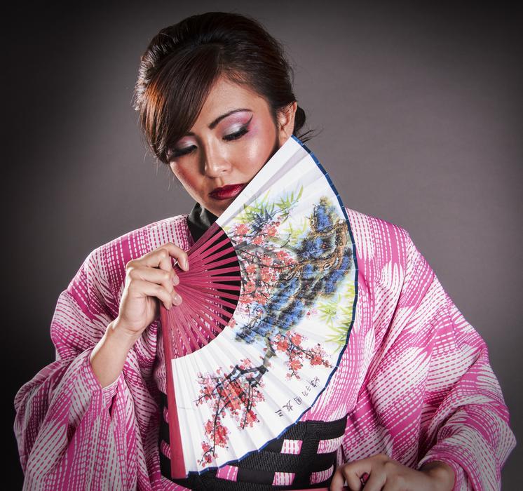 fan girl in kimono