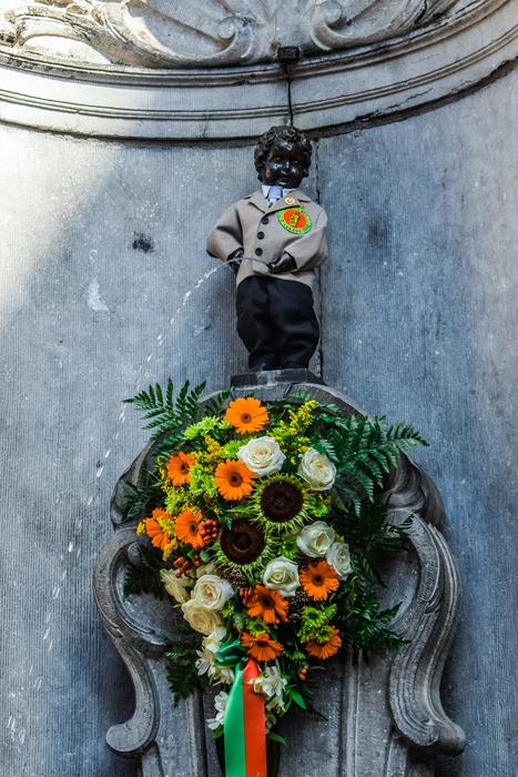 flowers wreath on the rocks
