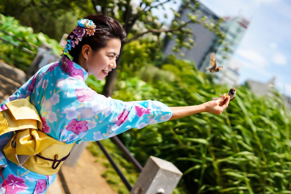 Travel Asian Women