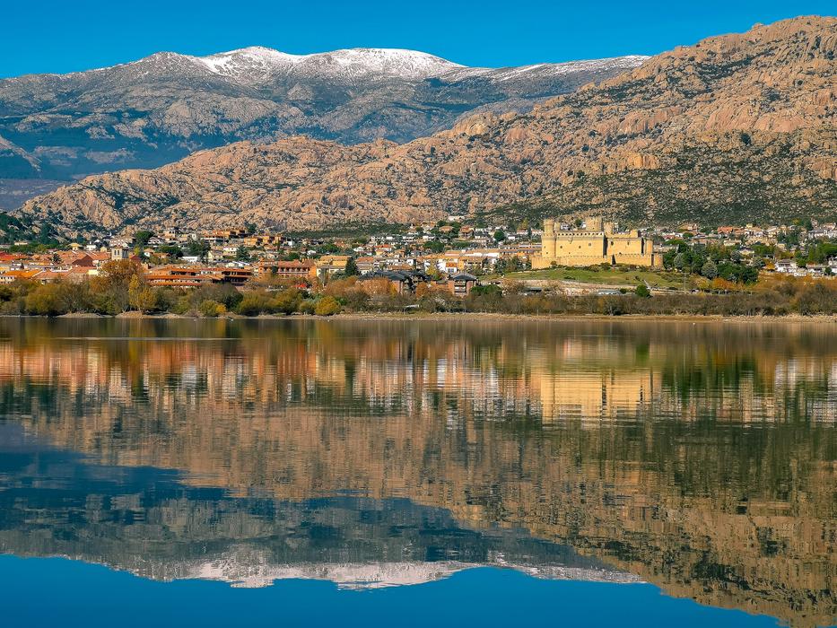 Landscape of Lake and manzanares