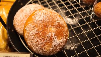 fried buns in sugar