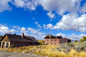 Log House And Hotel Meade Bannock