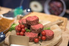 Meat and vegetable snacks