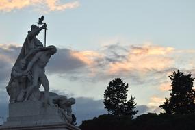 Centre Rome Victorian Statues