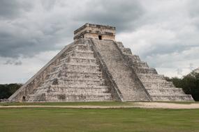 Chichen-Itza Maya Mexico