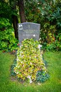 tombstone with flowers