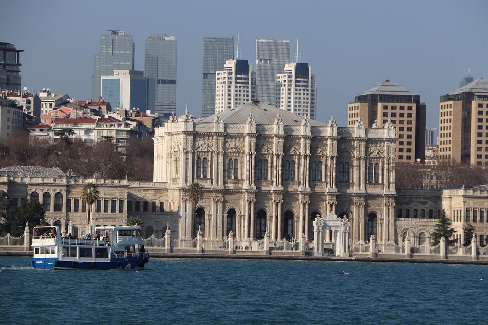 Dolmabahçe Palace Travel