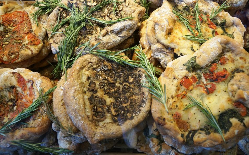 hot bread with cheese and spices