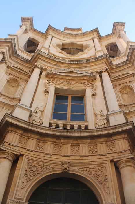 Facade decorated with patterns