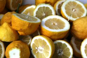 ripe sliced lemons