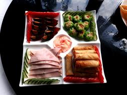 meat dishes in sauce