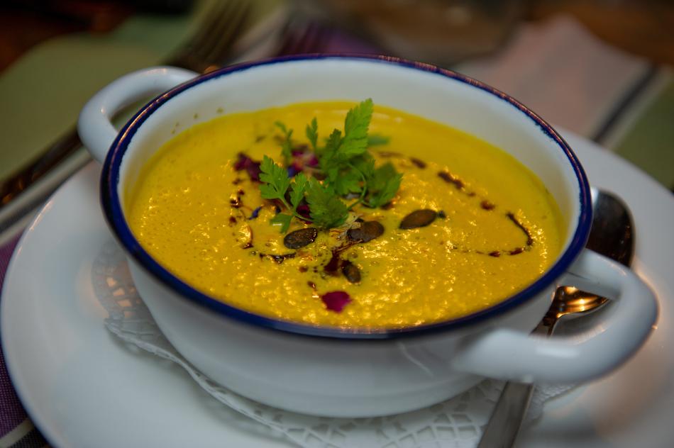 pumpkin soup hot