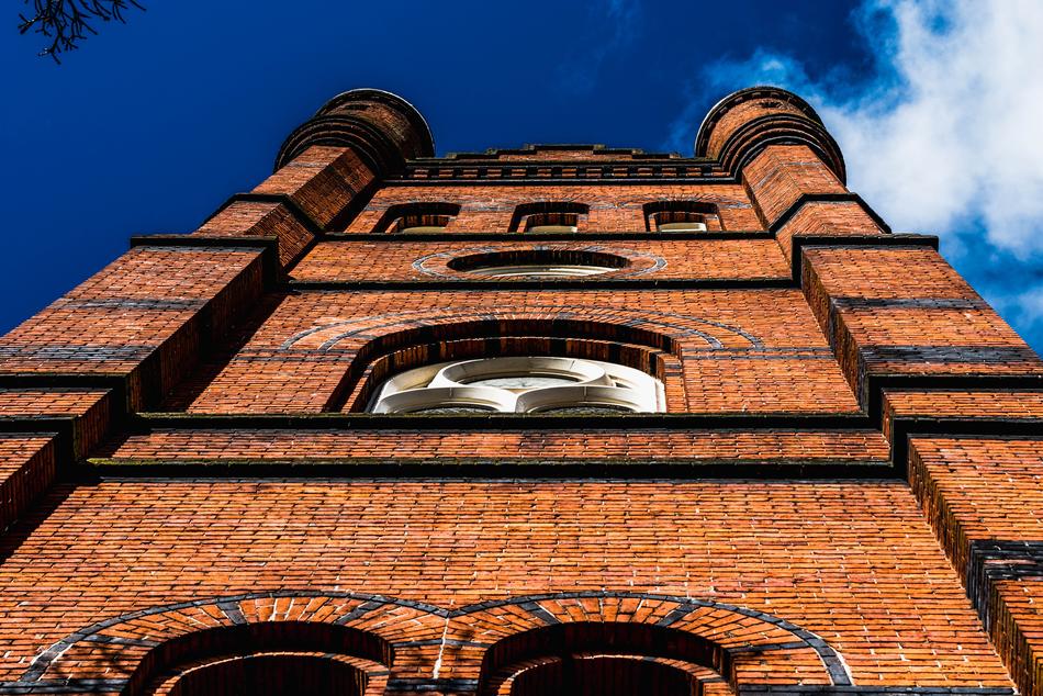 brown church is big