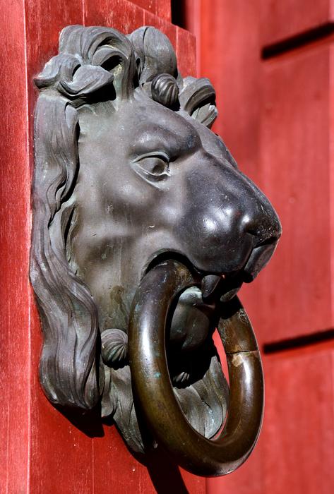 Thumper Lion Head Doorknocker