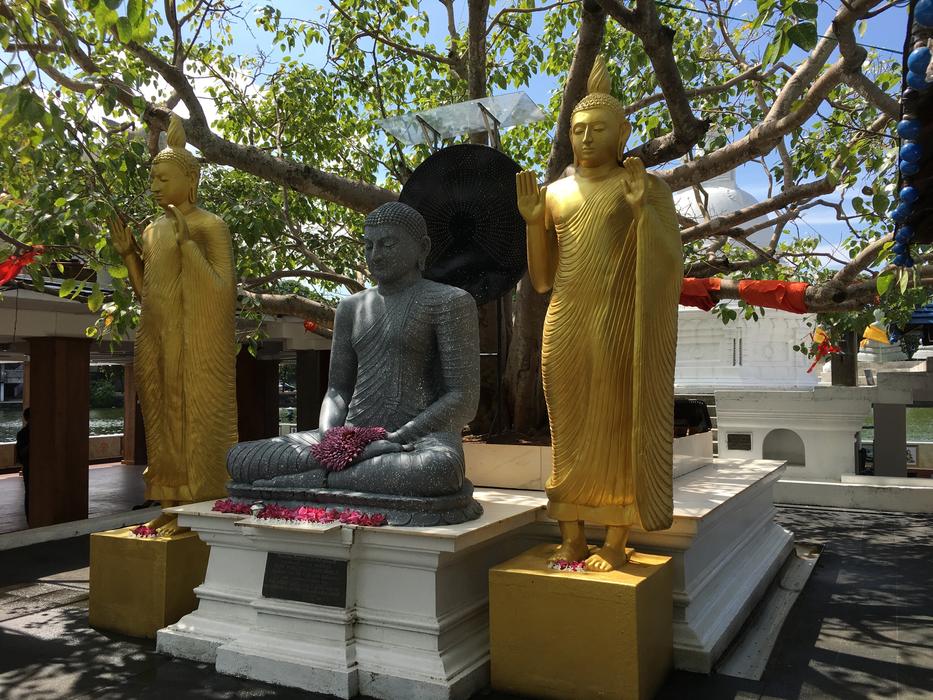 the gold sculpture in the cemetery