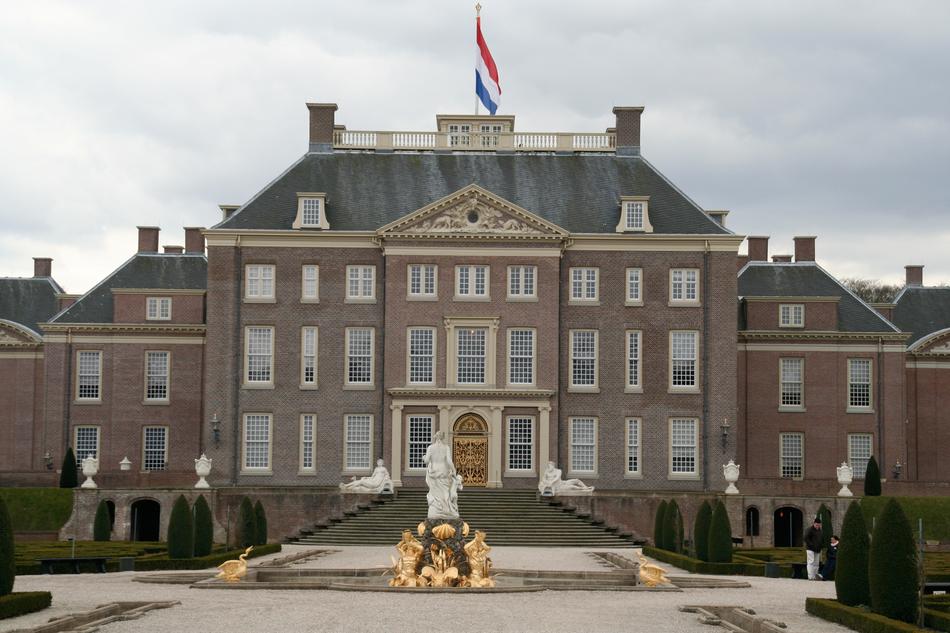 palace royal castle history