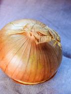 Onions peeled on the table